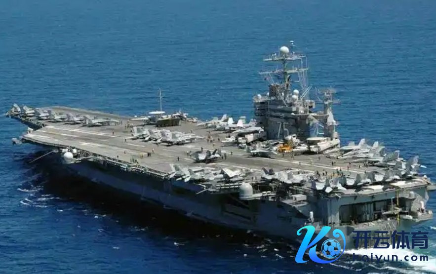 好意思国航空母舰“哈里·杜鲁门”号（图片起原：央视新闻）